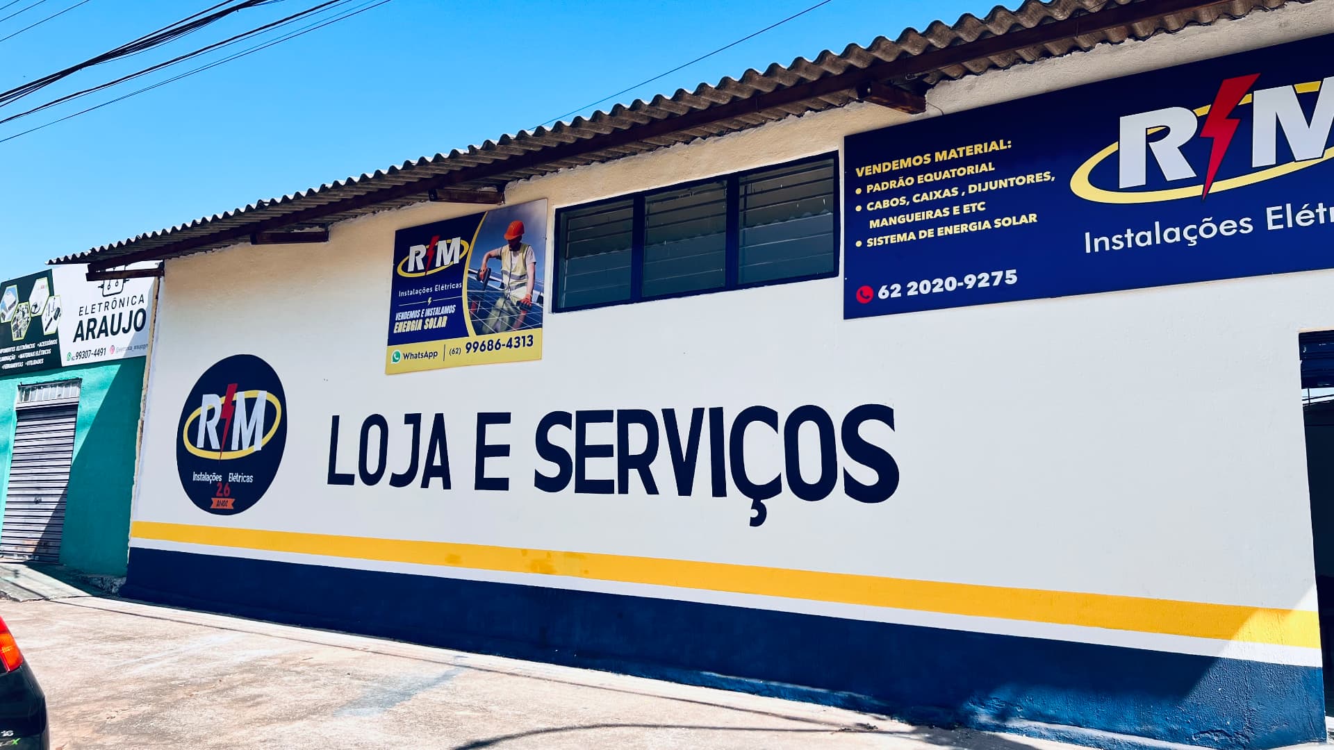Entrada da loja e serviços da RM Instalações Elétricas em Goiânia